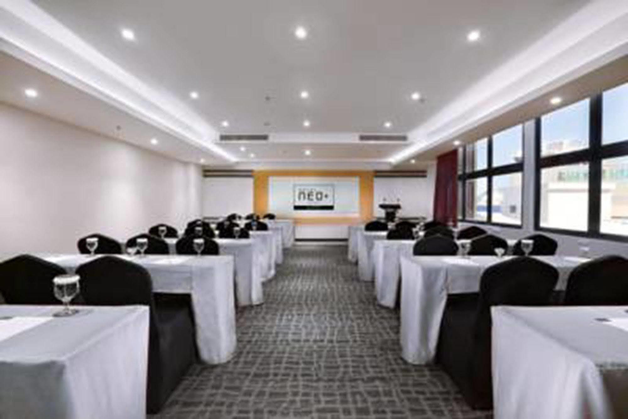 Neo+ Penang Hotell George Town Exteriör bild